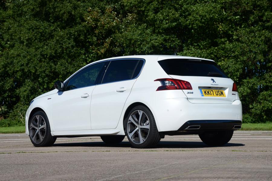  Peugeot 308 GT Line 2017 года  (UK) (фото 9 из 13)